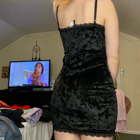 VELVET LACE DRESS - Picture 3 of 3